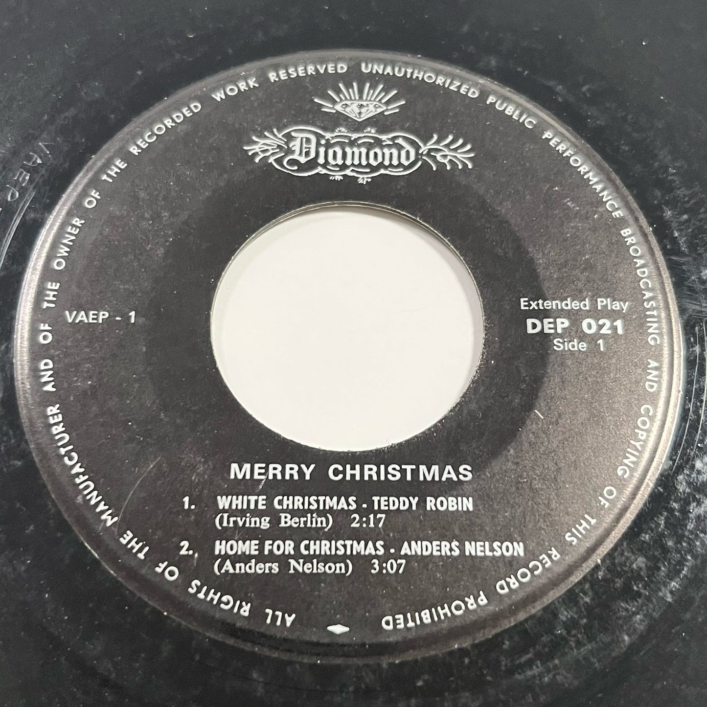 Teddy Robin, Anders Nelson, Joe Jr and Tony Tsang - Merry Christmas - Five Flags Records